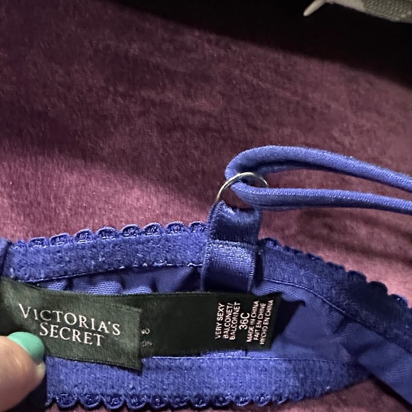 *VICTORIA’S SECRET* Navy x White Lace Balconette Very Sexy Underwire Bra Sz 36C - Picture 7 of 7